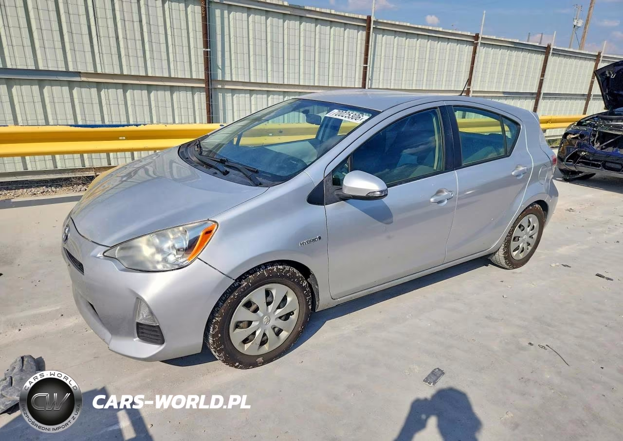 2013 Toyota Prius C Two