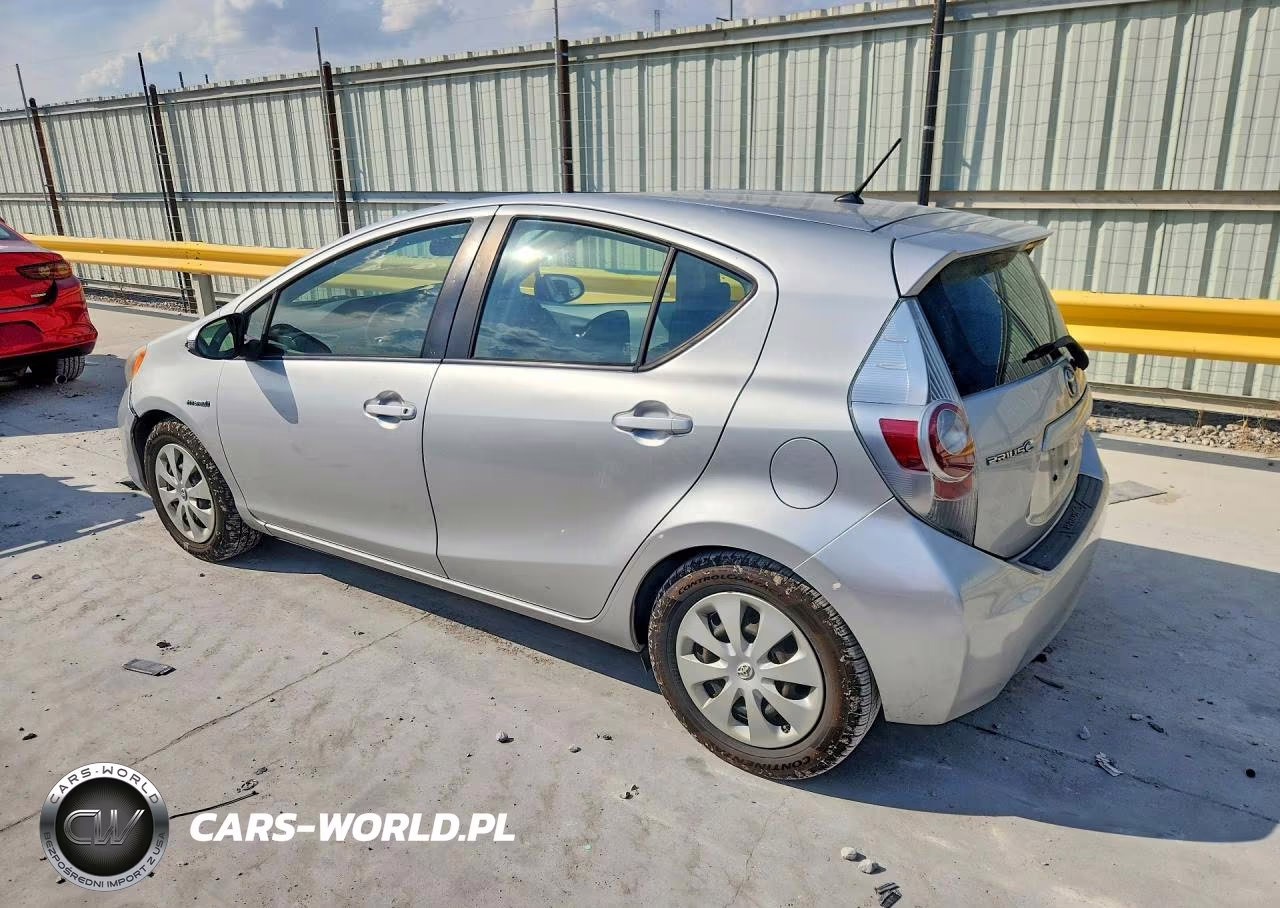 2013 Toyota Prius C Two VIN:JTDKDTB33D1056021 - 2