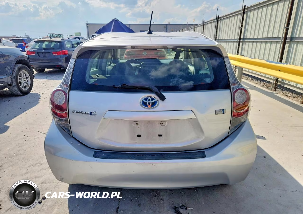 2013 Toyota Prius C Two VIN:JTDKDTB33D1056021 - 6