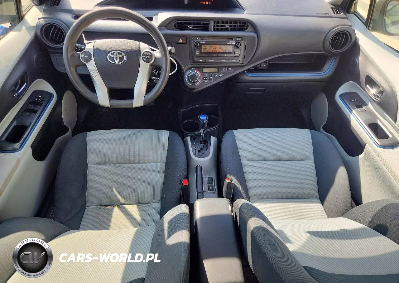 2013 Toyota Prius C Two VIN:JTDKDTB33D1056021 - 8