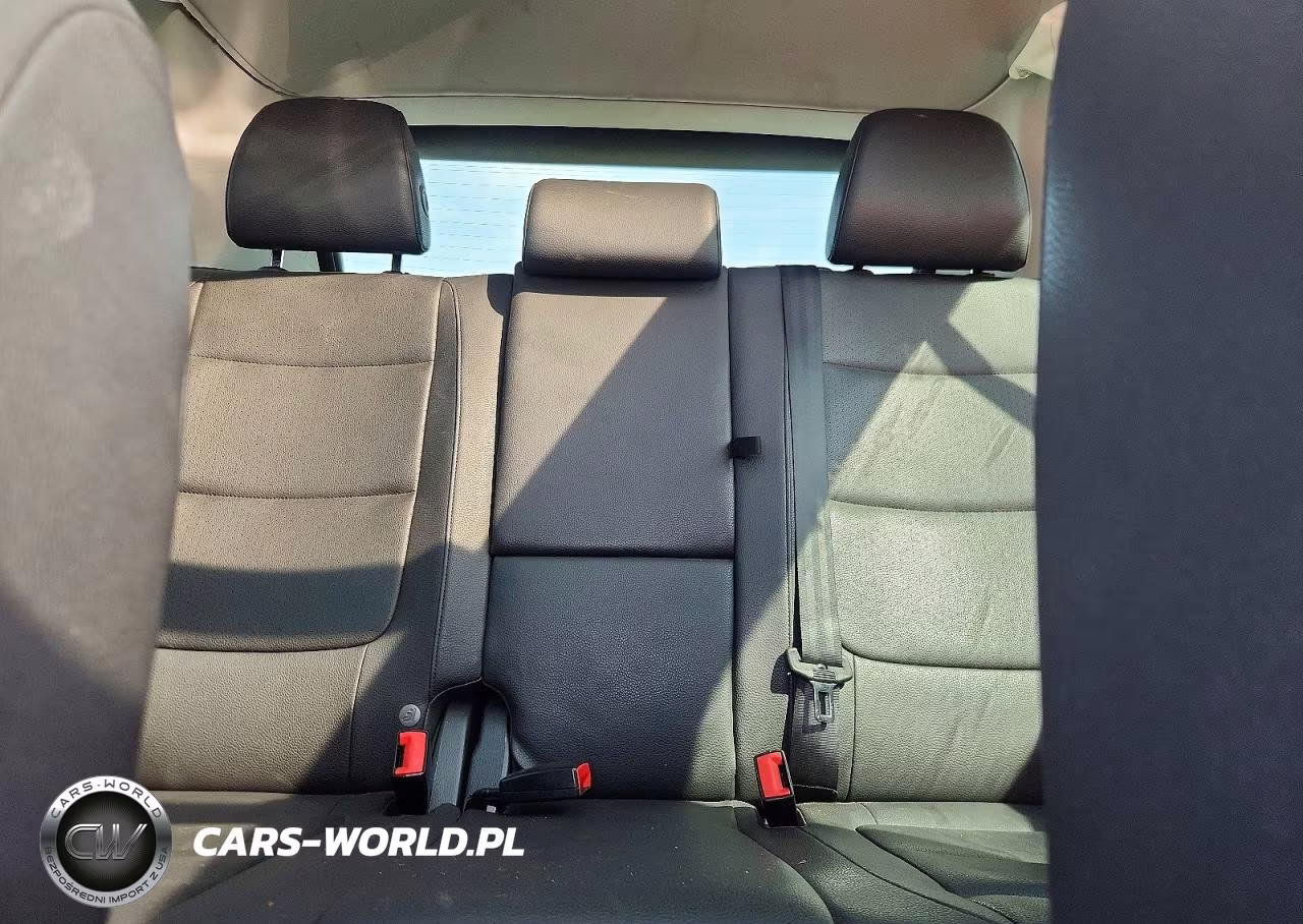 2015 Volkswagen Tiguan S VIN:WVGBV7AX9FW580039 - 10