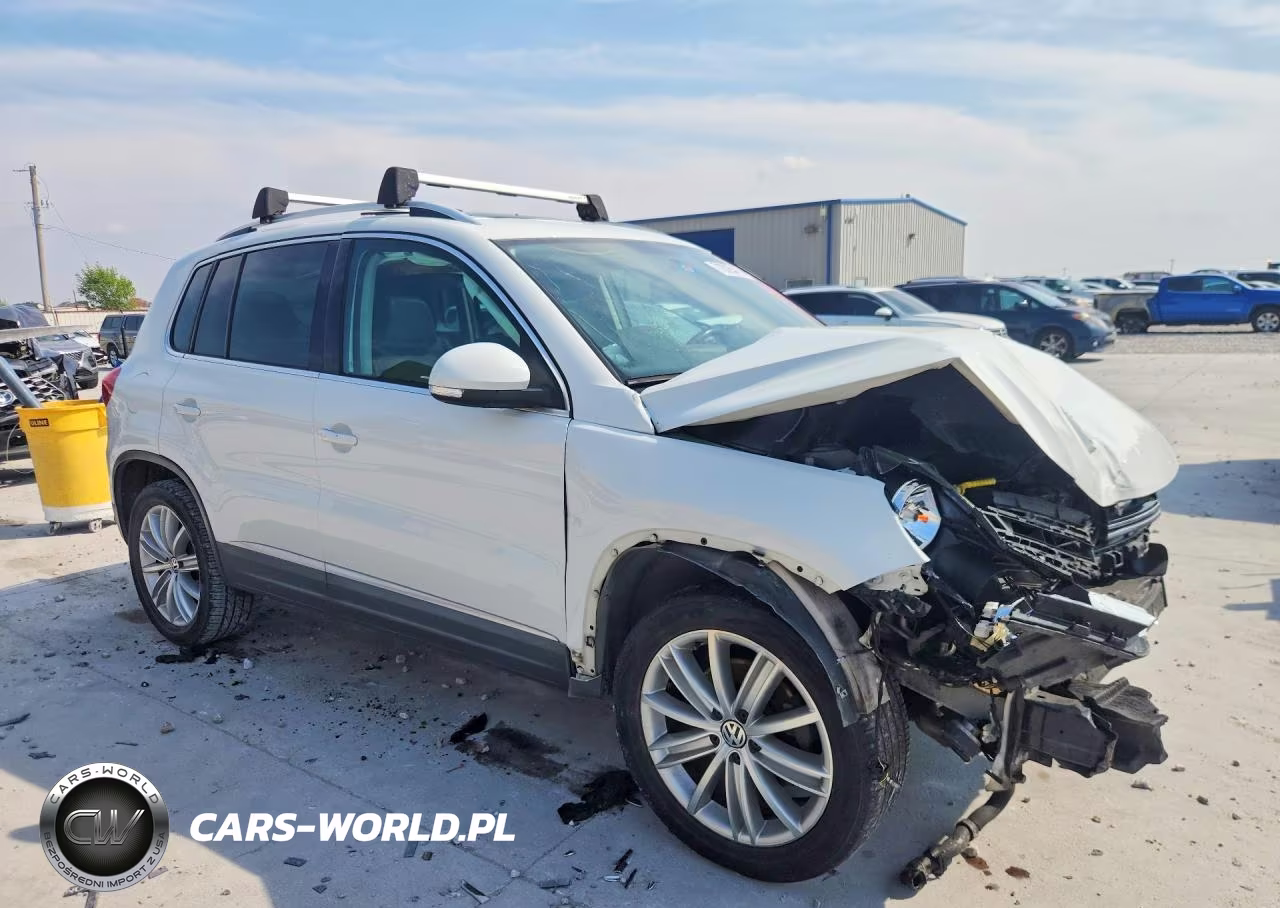2015 Volkswagen Tiguan S VIN:WVGBV7AX9FW580039 - 4