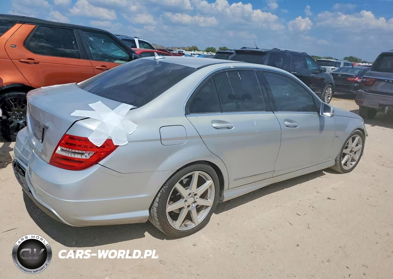 2012 Mercedes-Benz C 250 VIN:WDDGF4HB1CA624842 - 3