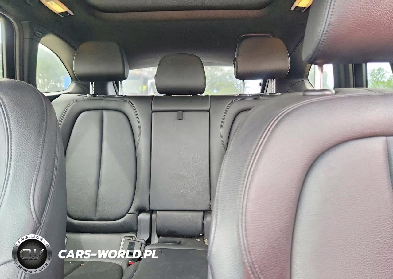 2018 BMW X1 xDrive28I VIN:WBXHT3C32J5K29143 - 10