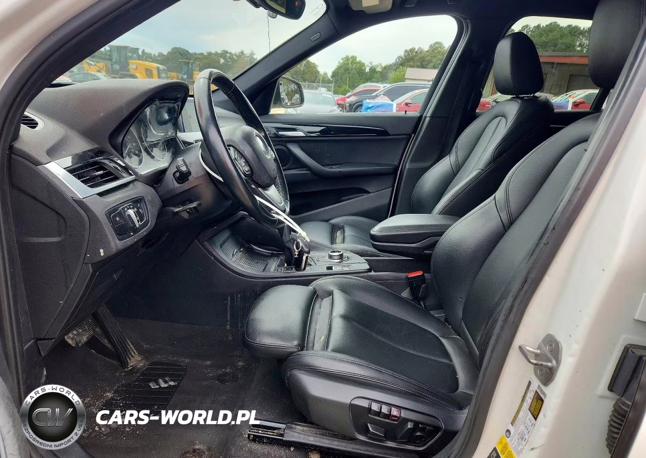 2018 BMW X1 xDrive28I VIN:WBXHT3C32J5K29143 - 7