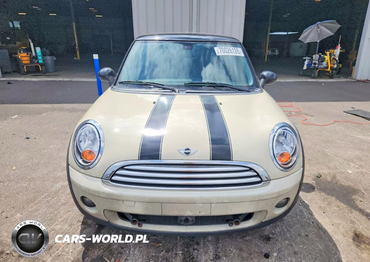 2009 Mini Cooper VIN:WMWMF33559TU75225 - 5