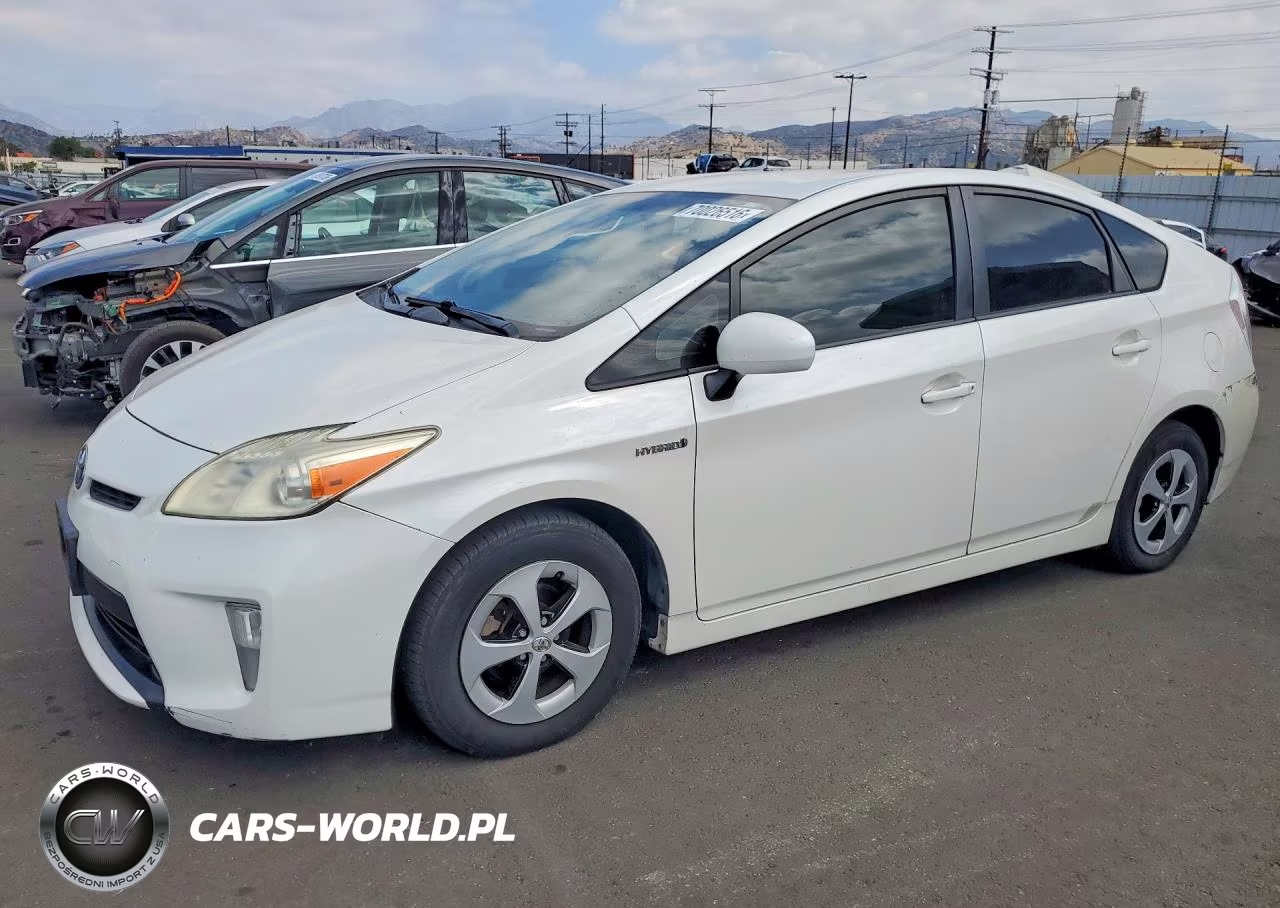 2013 Toyota Prius Two – zdjęcie 1 z 12