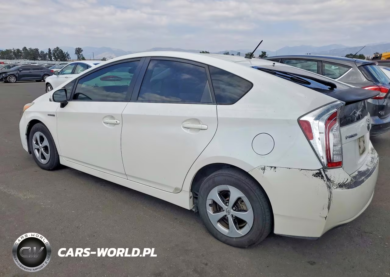 2013 Toyota Prius Two VIN:JTDKN3DU7D5569638 - 2