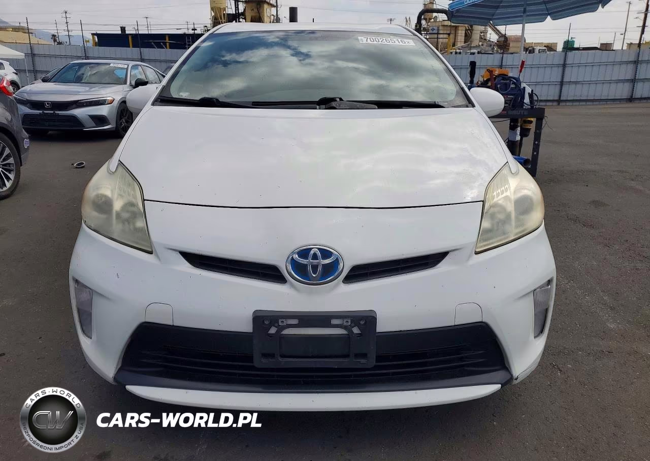 2013 Toyota Prius Two VIN:JTDKN3DU7D5569638 - 5
