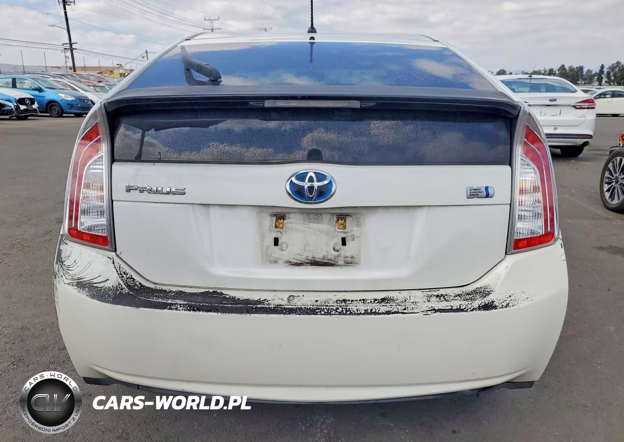 2013 Toyota Prius Two VIN:JTDKN3DU7D5569638 - 6