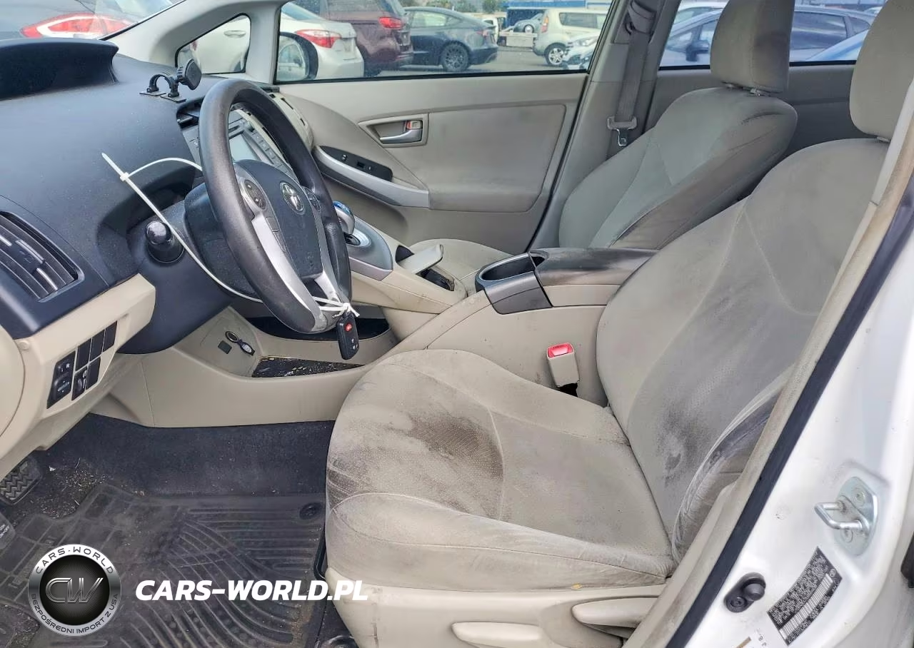 2013 Toyota Prius Two VIN:JTDKN3DU7D5569638 - 7
