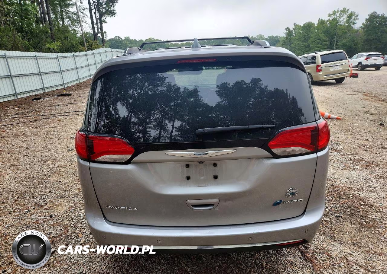 2018 Chrysler Pacifica Hybrid Limited VIN:2C4RC1N71JR144867 - 6