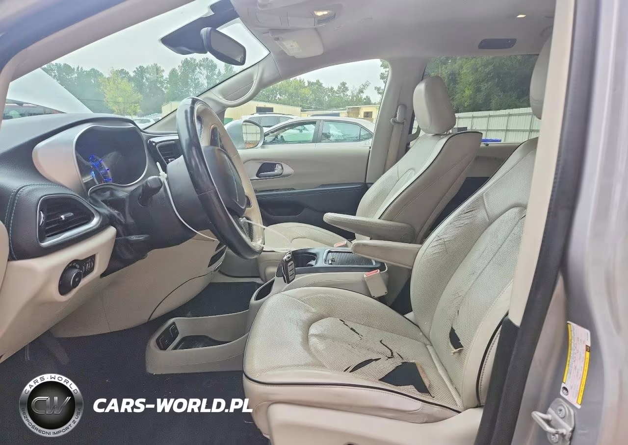 2018 Chrysler Pacifica Hybrid Limited VIN:2C4RC1N71JR144867 - 7