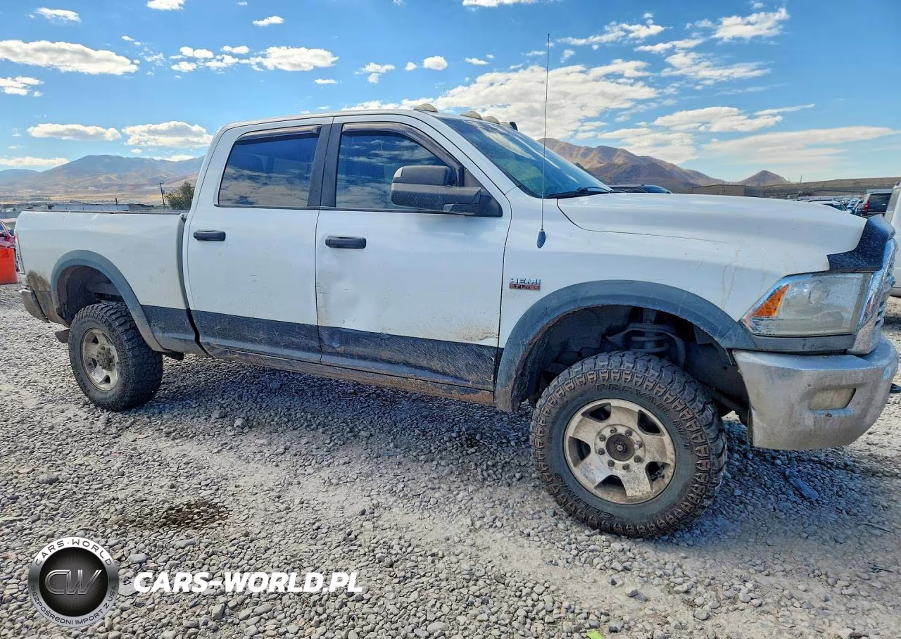 2013 Ram 2500 Powerwagon VIN:3C6TR5ET4DG540091 - 4