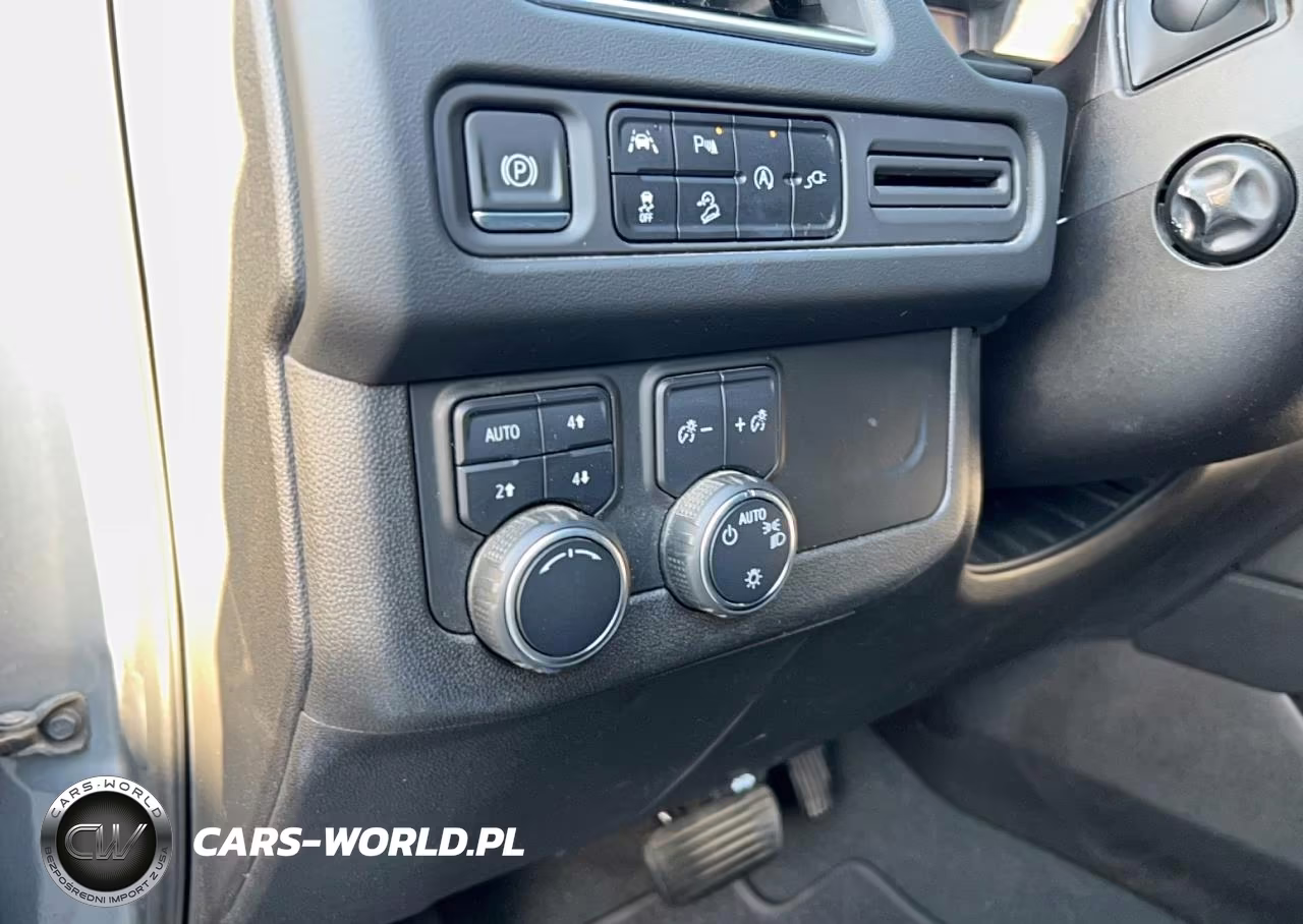 2021 Chevrolet Tahoe K1500 Z71 VIN:1GNSKPKD8MR284126 - 12