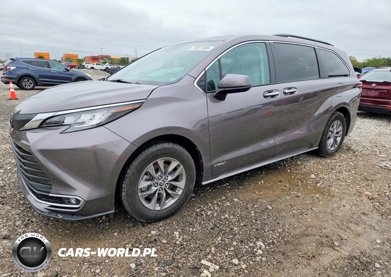 2021 Toyota Sienna Xle