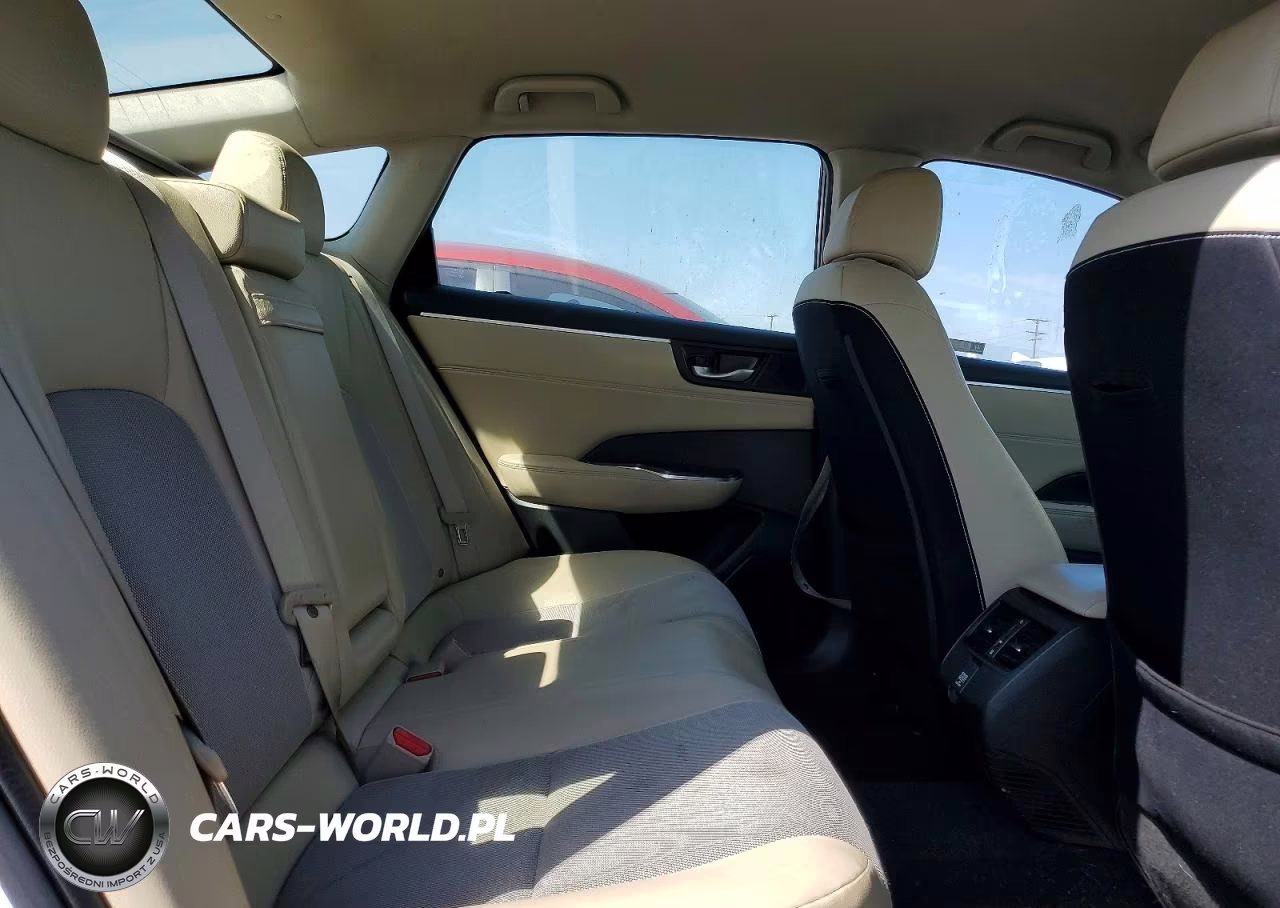 2018 Honda Clarity VIN:JHMZC5F15JC005382 - 10