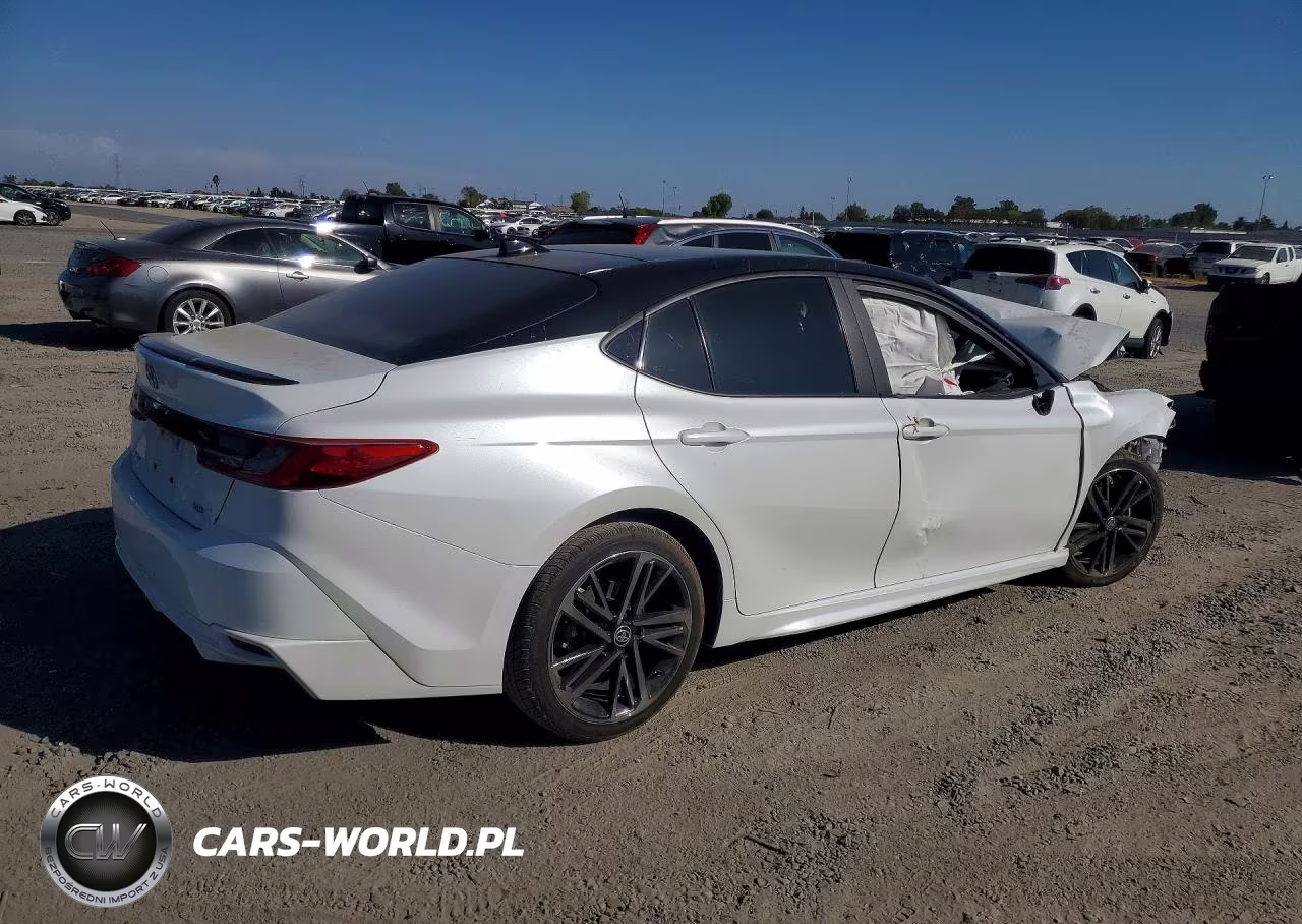 2025 Toyota Camry Xse VIN:4T1DAACKXSU037145 - 3