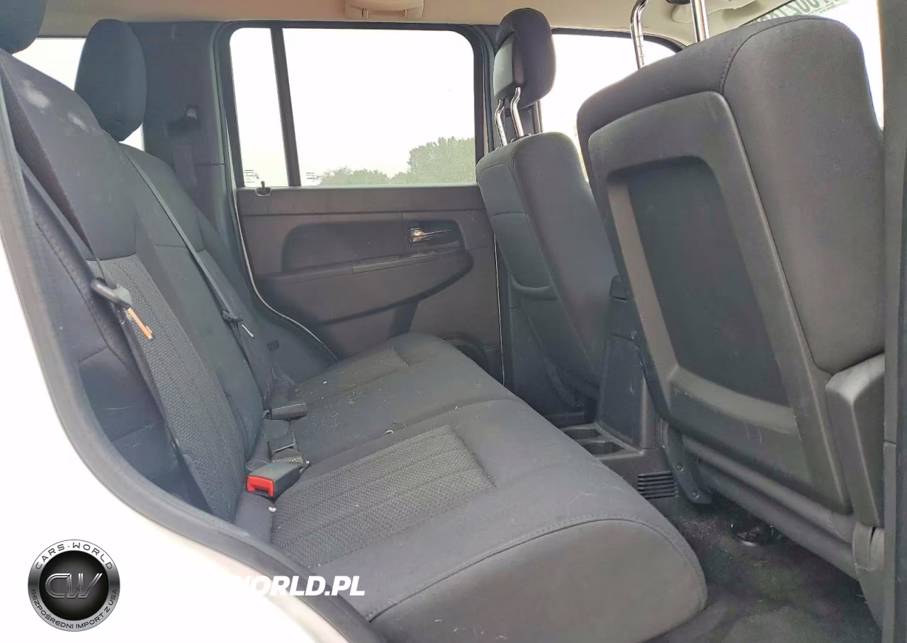 2012 Jeep Liberty Sport VIN:1C4PJMAK1CW102461 - 11