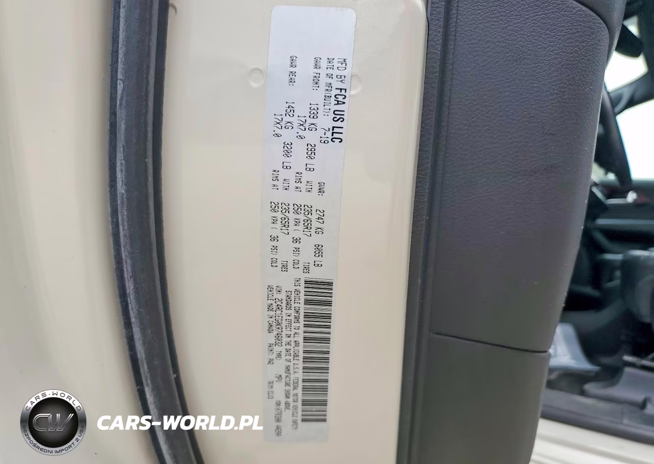 2019 Chrysler Pacifica Touring L Plus VIN:2C4RC1EG0KR746032 - 13
