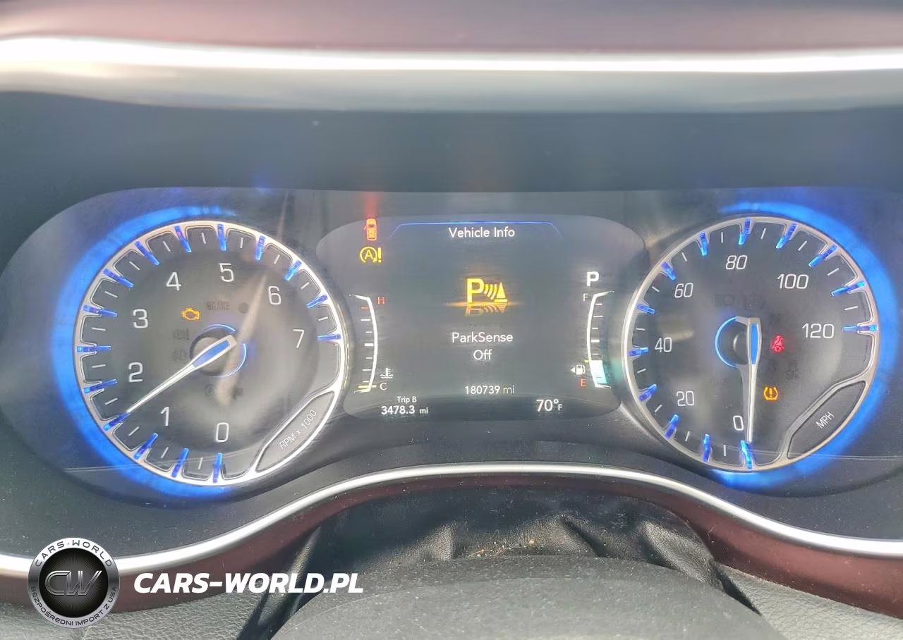 2019 Chrysler Pacifica Touring L Plus VIN:2C4RC1EG0KR746032 - 9
