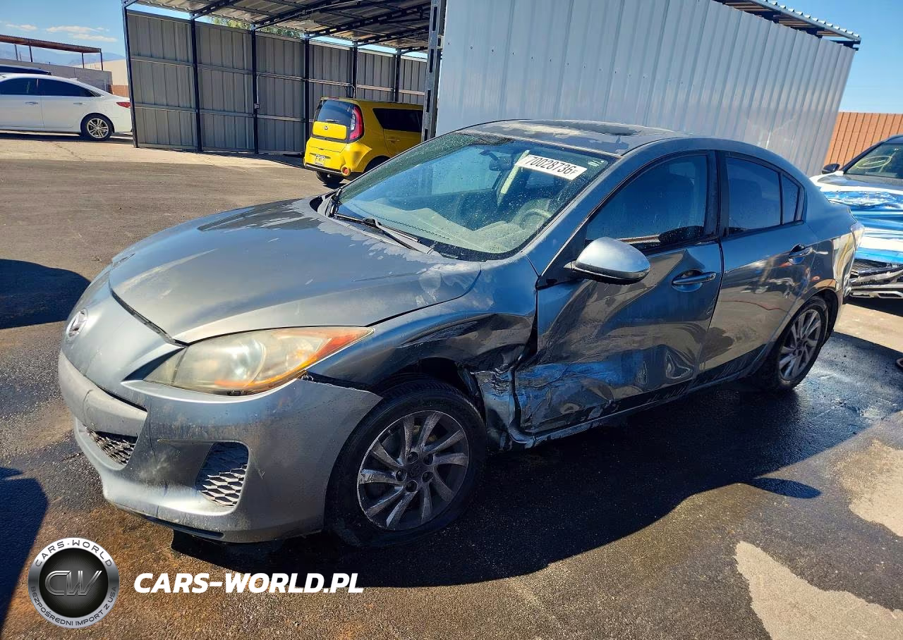 2013 Mazda 3 I