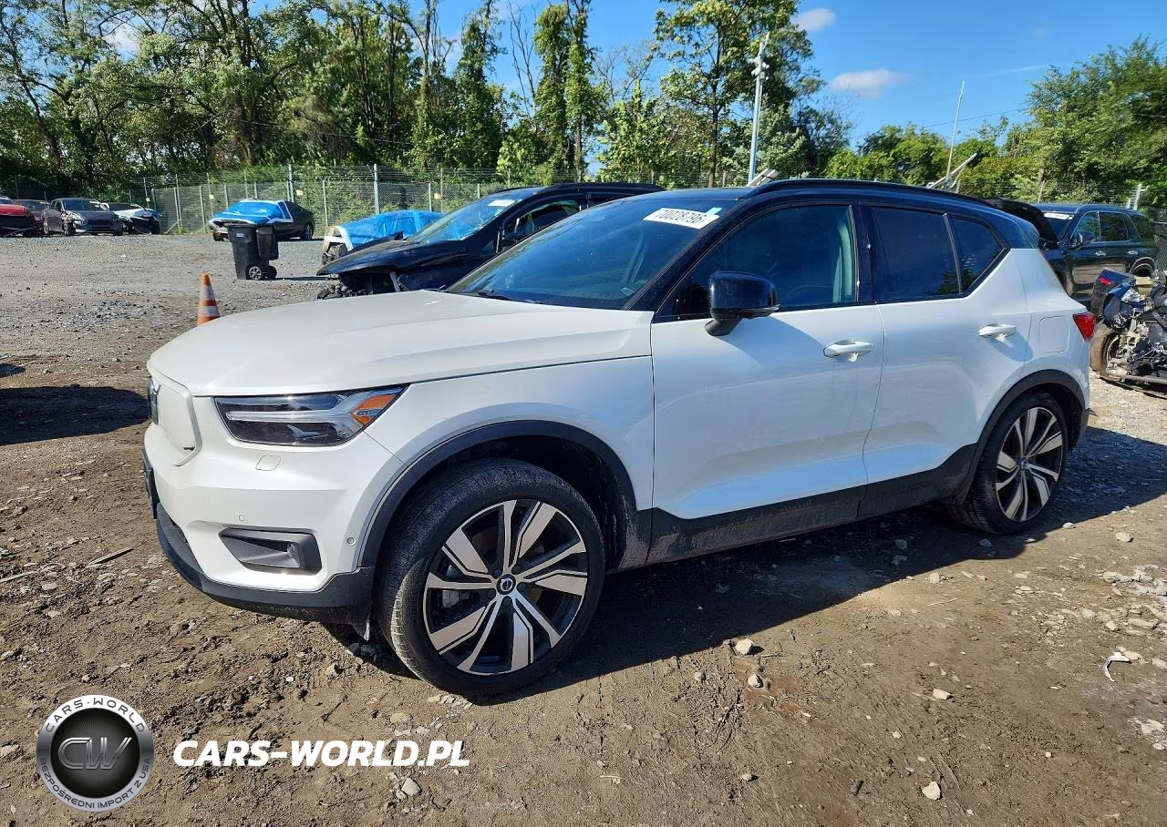 2022 Volvo Xc40 P8 Recharge Plus