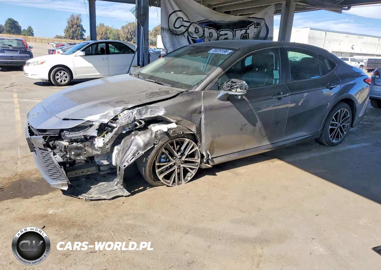 2025 Toyota Camry Xle