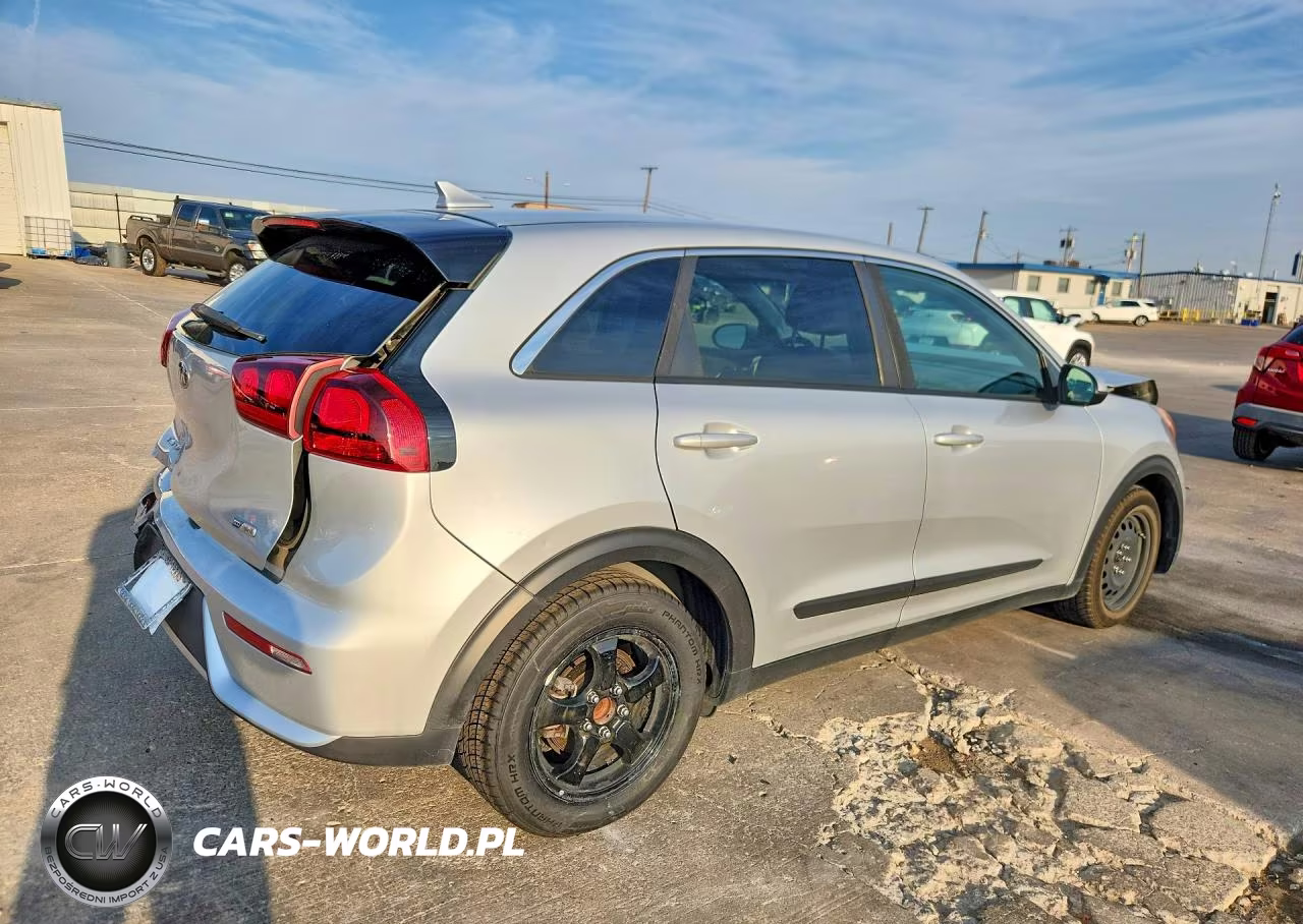 2018 Kia Niro Fe VIN:KNDCB3LC4J5123528 - 3
