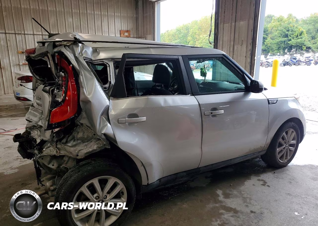 2017 Kia Soul + VIN:KNDJP3A55H7414017 - 3