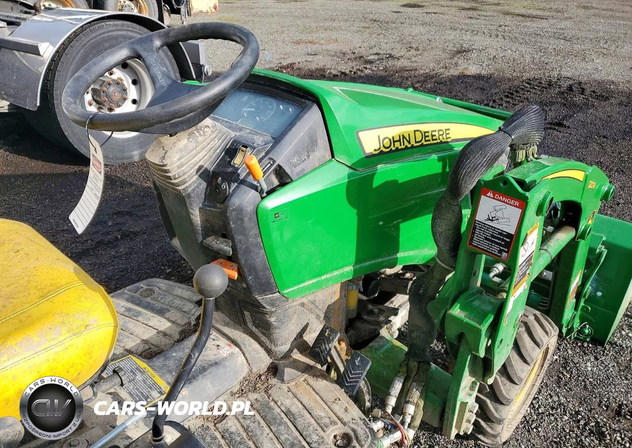 2021 John Deere 120R Tractor VIN:1LV1025RVMM833218 - 5