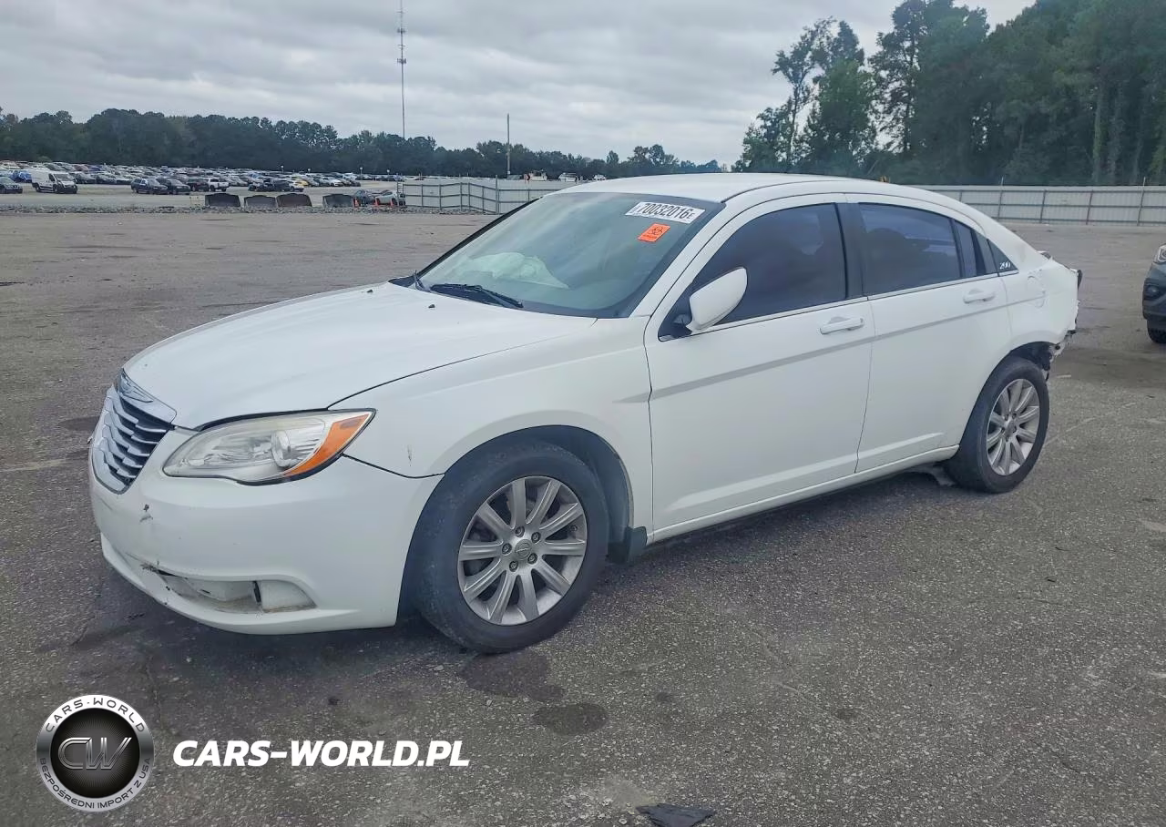 2013 Chrysler 200 Touring