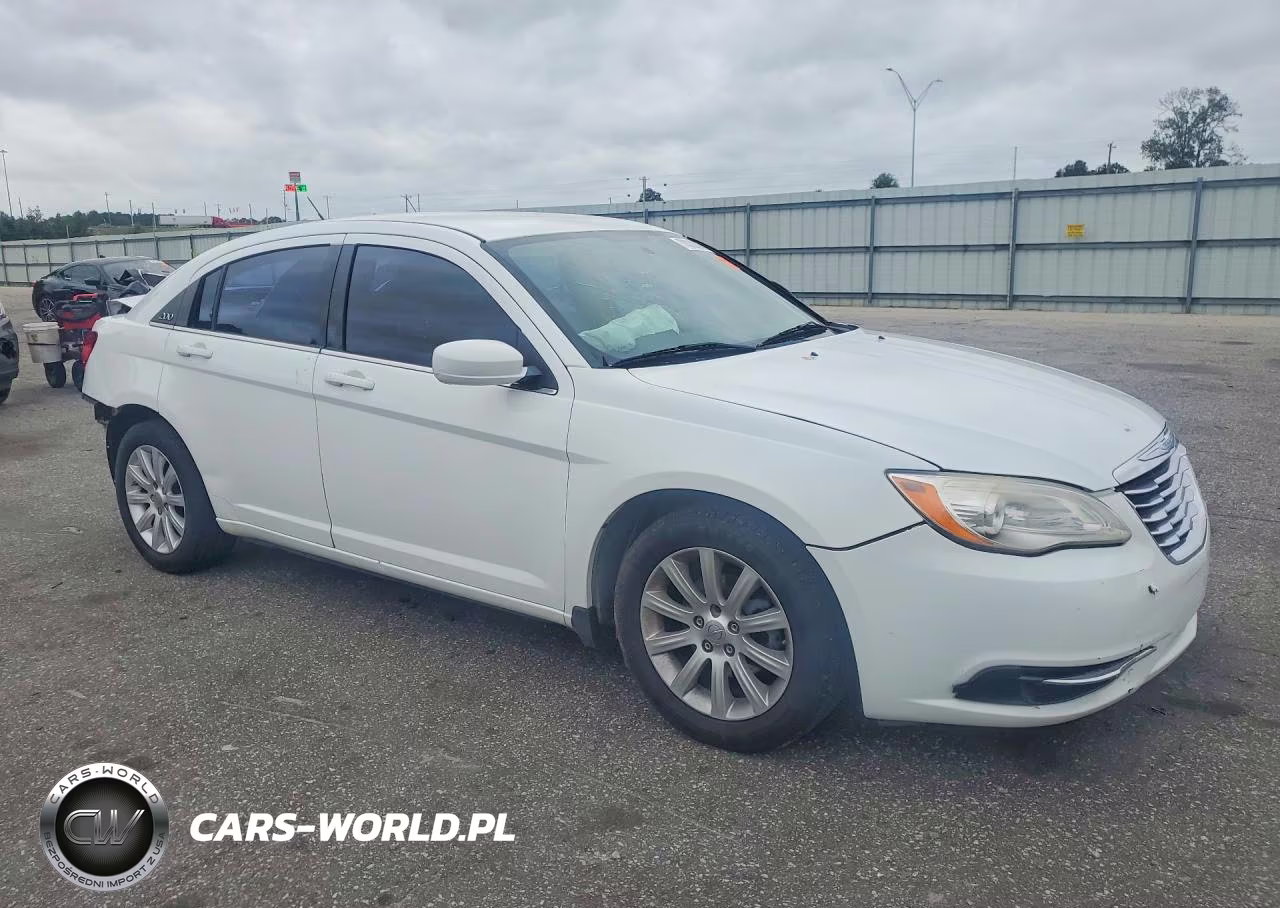 2013 Chrysler 200 Touring VIN:1C3CCBBB6DN546510 - 4