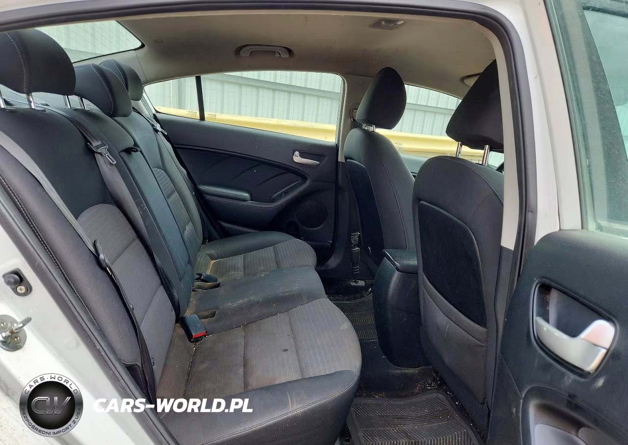 2018 Kia Forte Lx VIN:3KPFL4A77JE260781 - 10