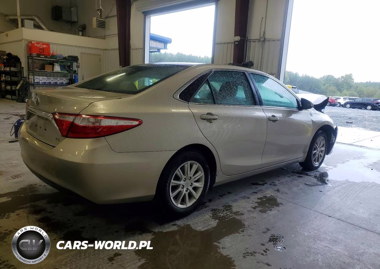 2016 Toyota Camry Le VIN:4T4BF1FK6GR544951 - 3