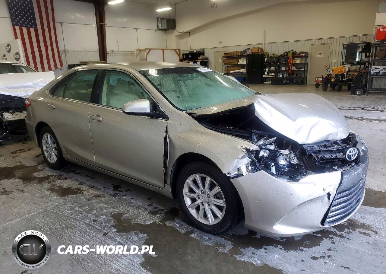 2016 Toyota Camry Le VIN:4T4BF1FK6GR544951 - 4