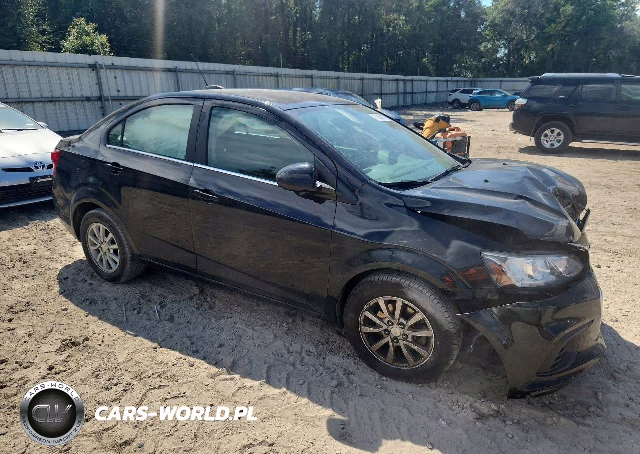 2019 Chevrolet Sonic Lt VIN:1G1JD5SB8K4110674 - 4