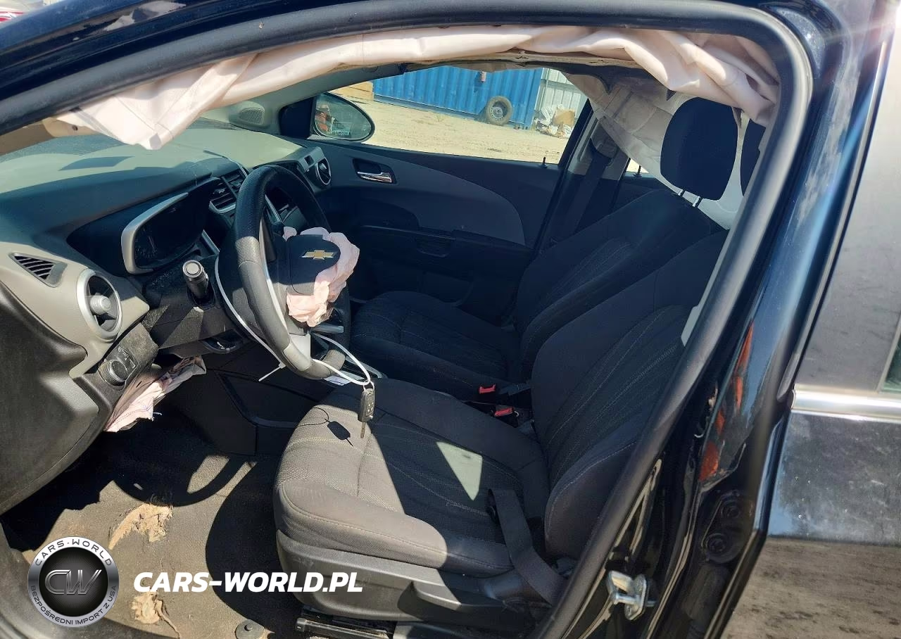 2019 Chevrolet Sonic Lt VIN:1G1JD5SB8K4110674 - 7