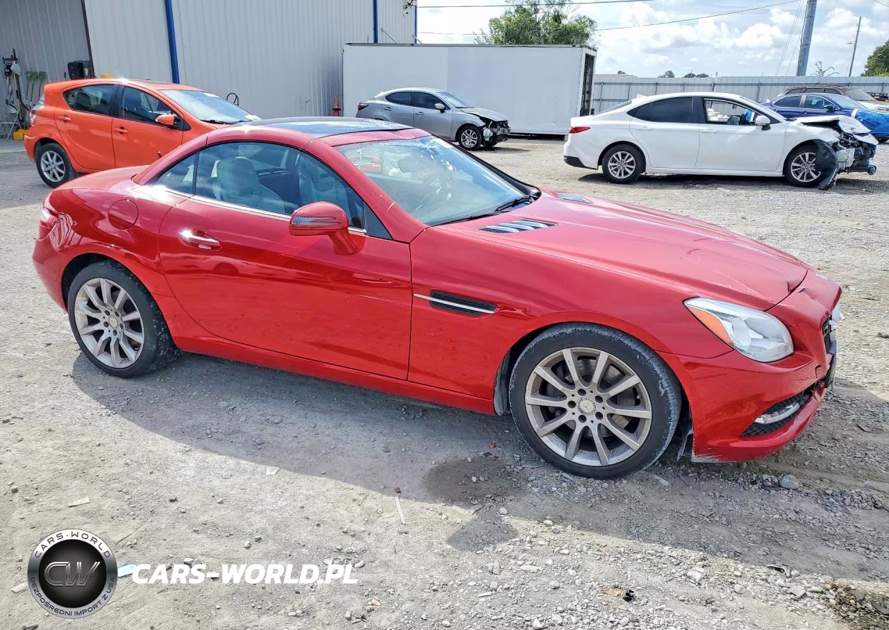 2016 Mercedes-Benz Slk 300 VIN:WDDPK3JA7GF121347 - 4