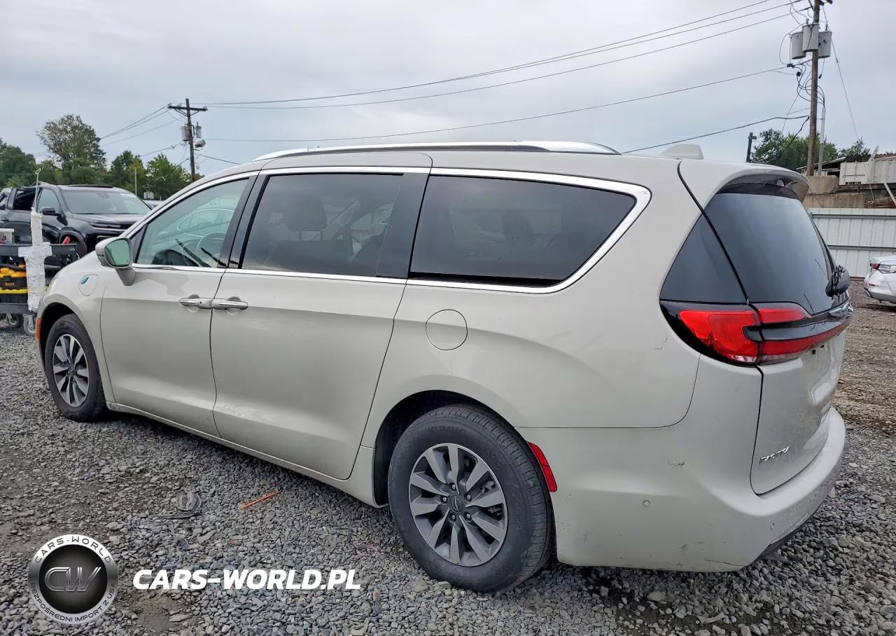 2021 Chrysler Pacifica Hybrid Touring L VIN:2C4RC1L78MR586973 - 2
