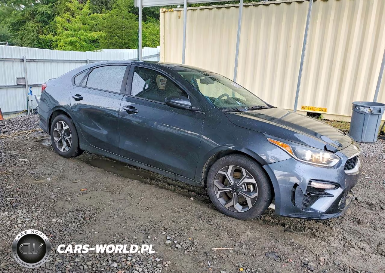 2019 Kia Forte Lxs VIN:3KPF24AD7KE024352 - 4