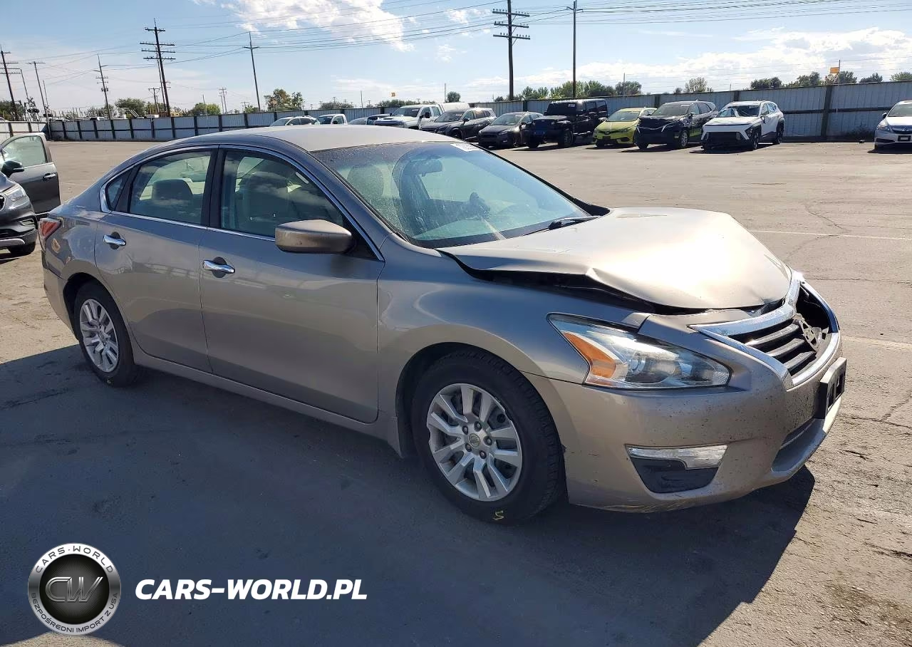 2015 Nissan Altima 2.5 S VIN:1N4AL3AP3FC196635 - 4