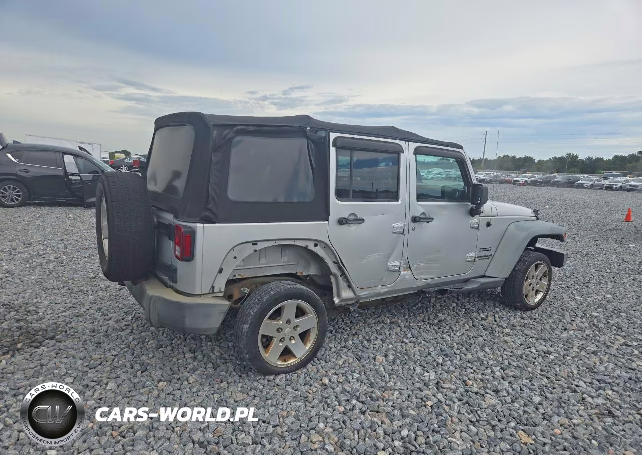 2011 Jeep Wrangler Unlimited Sport VIN:1J4BA3H18BL619431 - 3