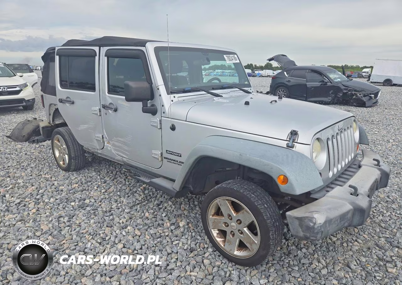 2011 Jeep Wrangler Unlimited Sport VIN:1J4BA3H18BL619431 - 4