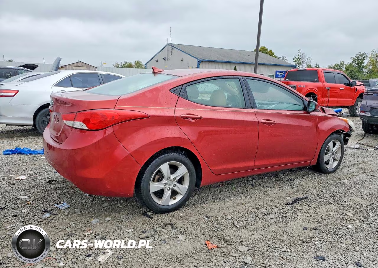 2013 Hyundai Elantra Gls VIN:5NPDH4AE8DH252700 - 3