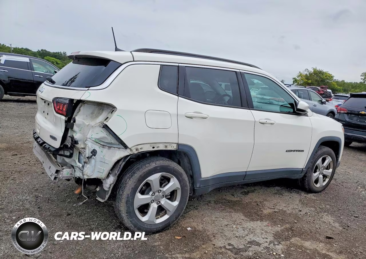 2017 Jeep Compass Latitude VIN:3C4NJDBB5HT692442 - 3