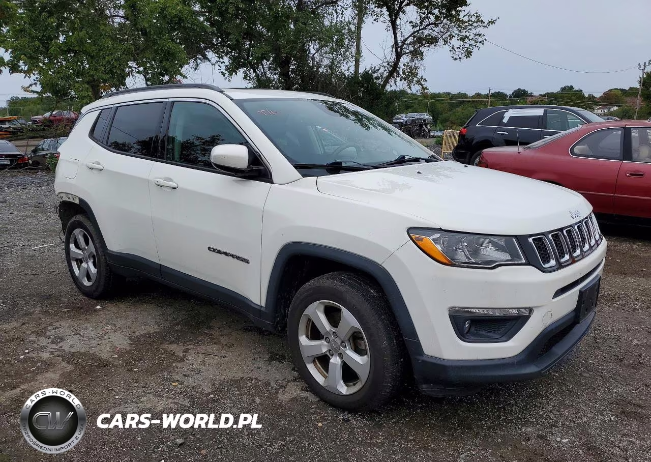 2017 Jeep Compass Latitude VIN:3C4NJDBB5HT692442 - 4