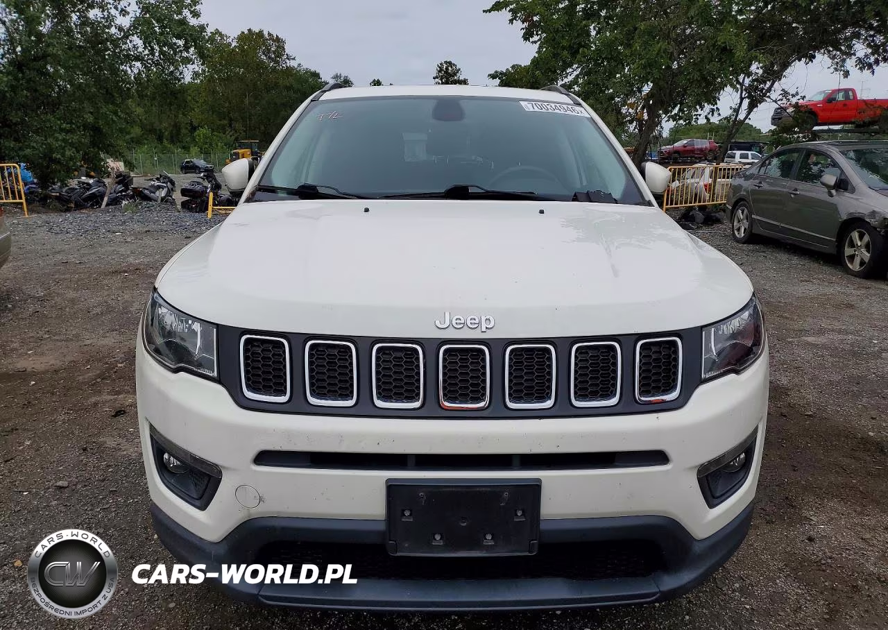 2017 Jeep Compass Latitude VIN:3C4NJDBB5HT692442 - 5