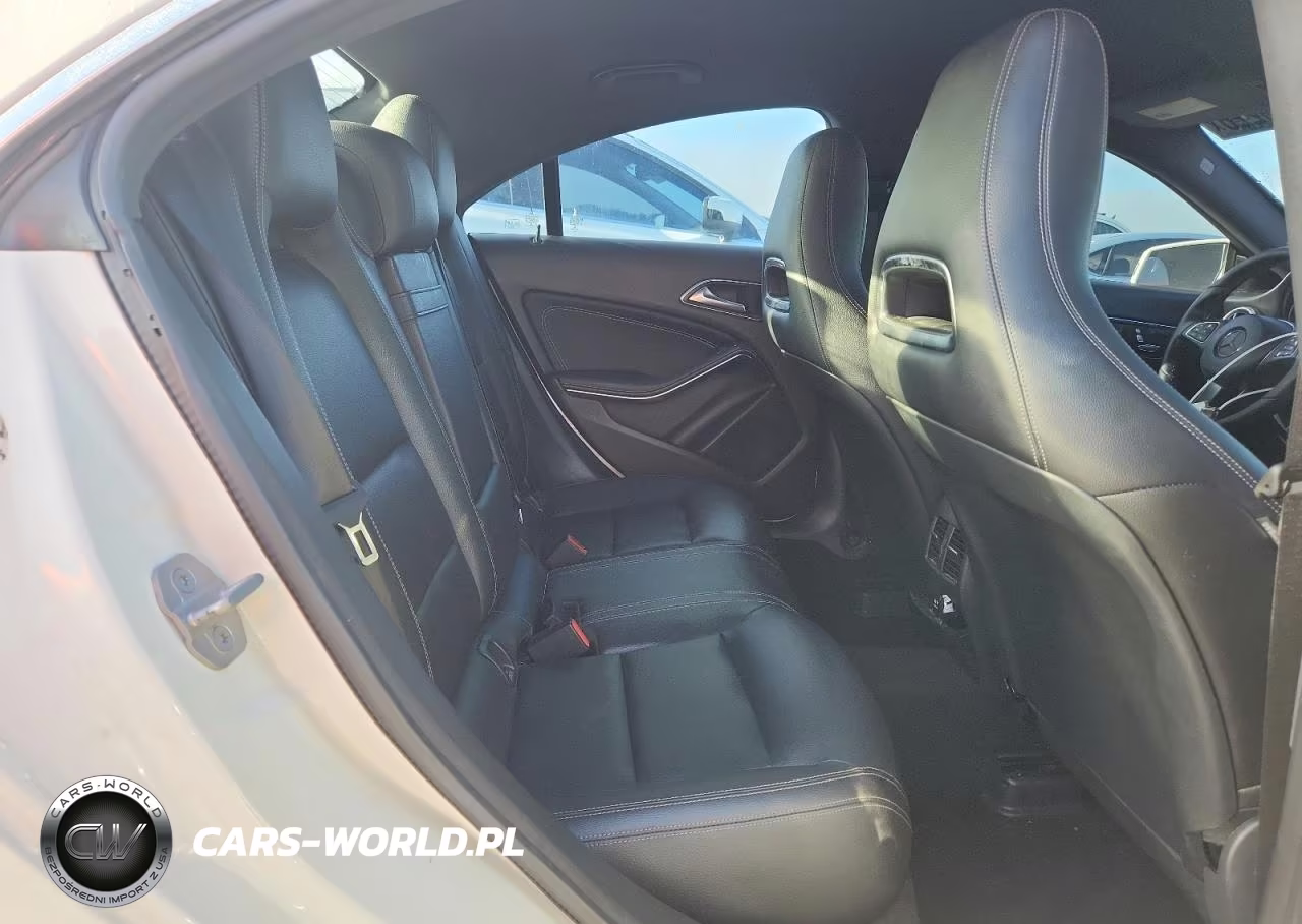 2018 Mercedes-Benz Cla 250 VIN:WDDSJ4EB3JN557194 - 10