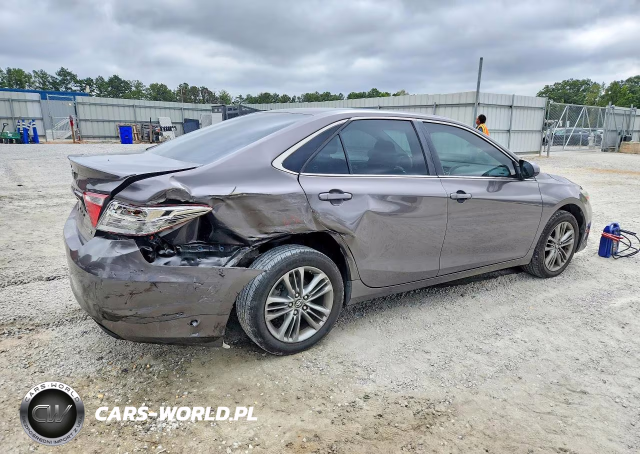 2017 Toyota Camry Se VIN:4T1BF1FK4HU664923 - 3